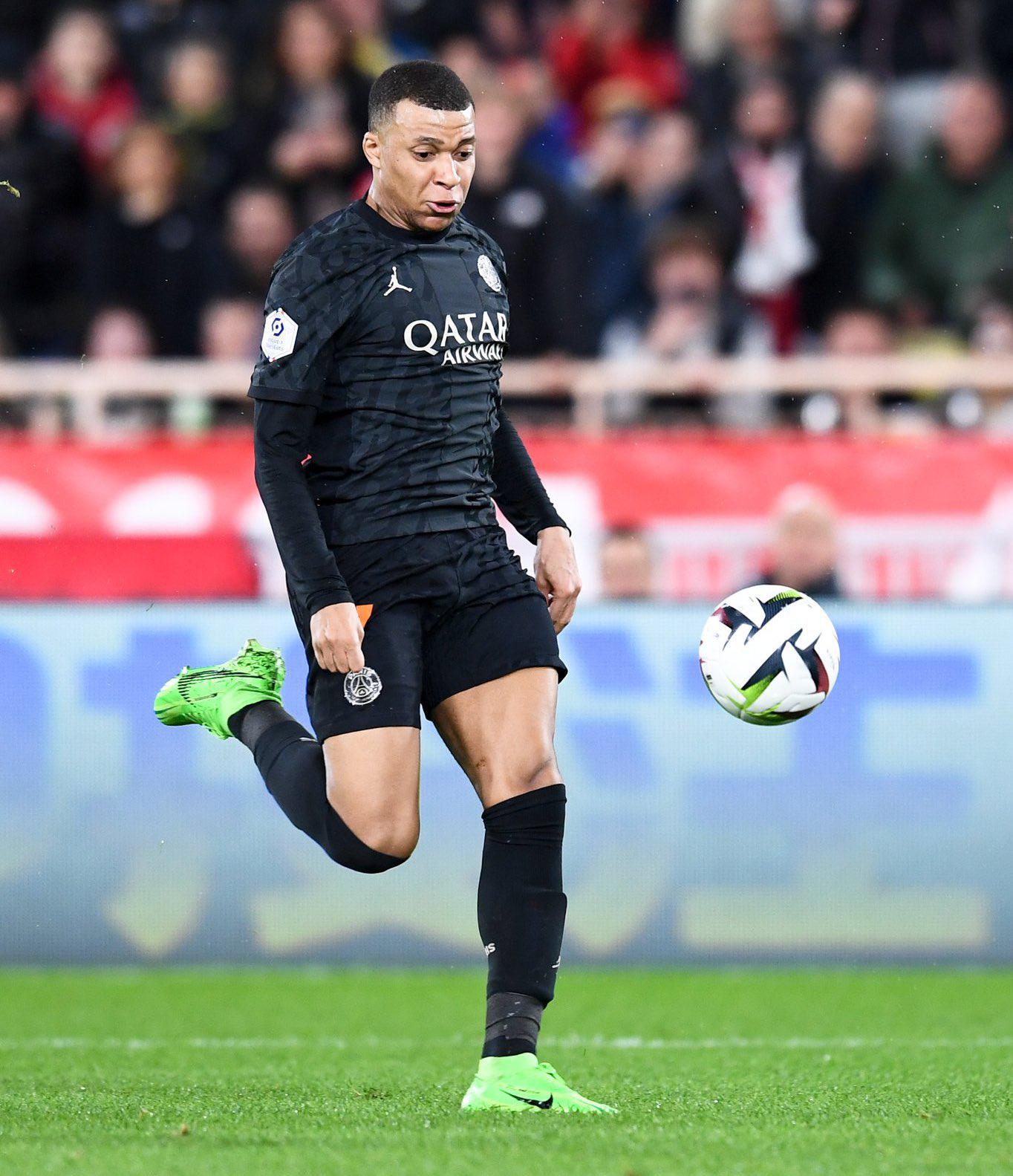 关于拜仁门将表现神勇,AC米兰遗憾失利,稳步上升的信息 关于拜仁门将表现神勇,AC米兰遗憾失利,稳步上升的信息