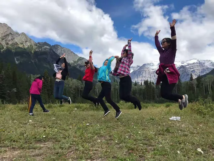 基达菲主场大胜,球队结束连败势头,掌声雷动 基达菲主场大胜,球队结束连败势头,掌声雷动
