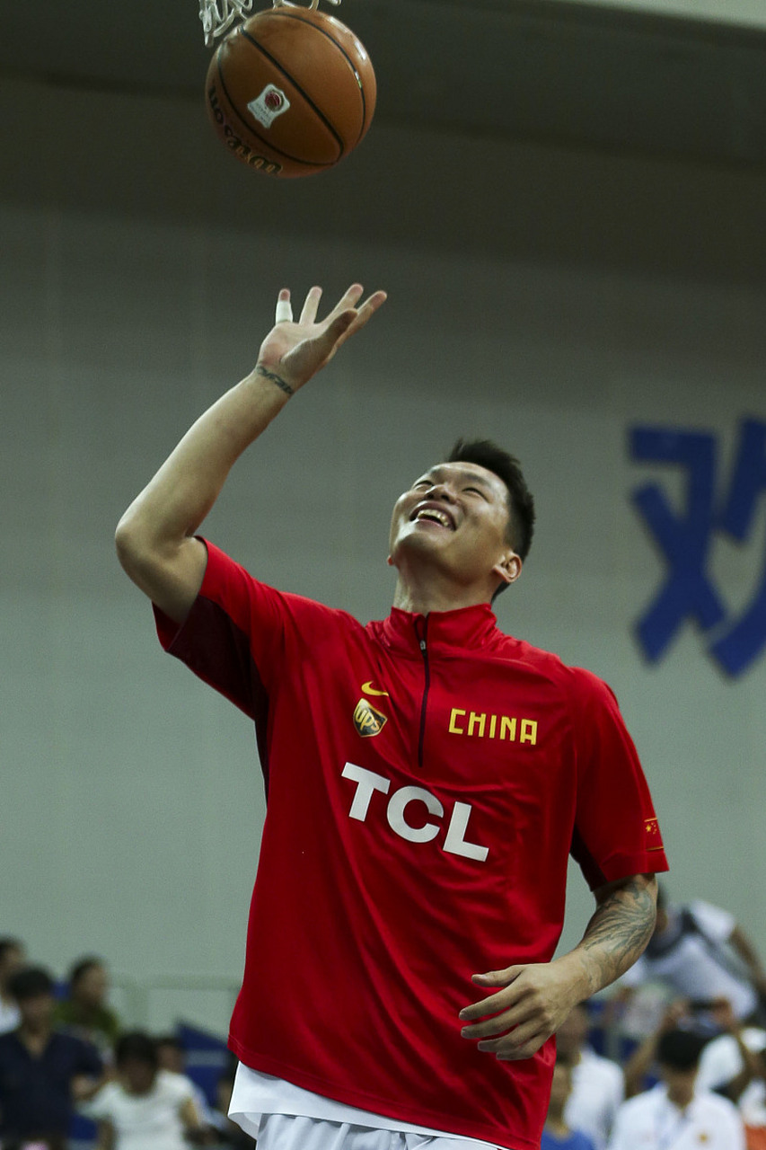 赛场上的精彩瞬间,球员表现引人瞩目,战绩斐然的简单介绍 赛场上的精彩瞬间,球员表现引人瞩目,战绩斐然的简单介绍