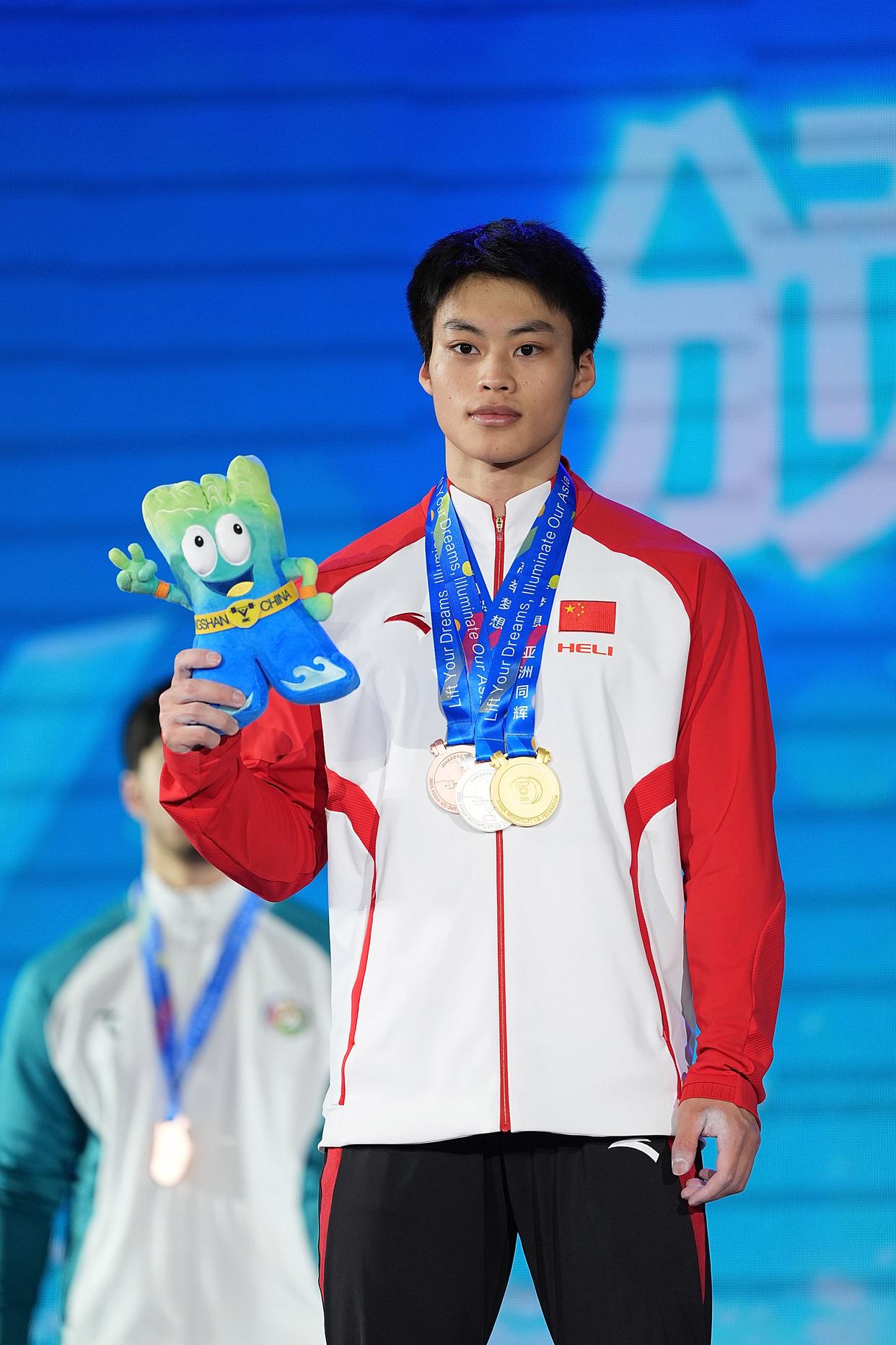 哥伦比亚选手勇夺金牌，游泳比赛实力惊人，士气大振