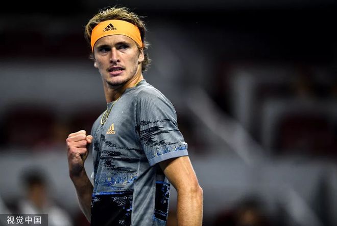 赛后球员盛赞教练战术，全队斩获胜利，表现亮眼