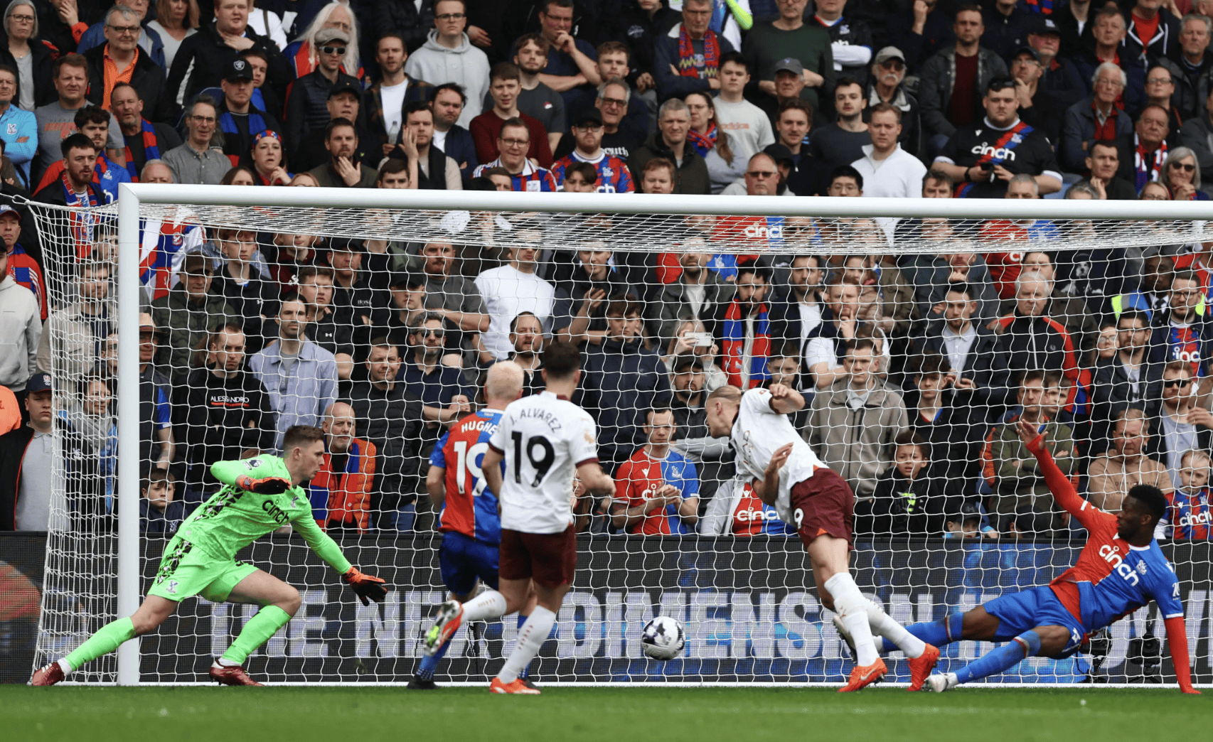 曼彻斯特城联赛状态飙升，勇夺多场胜利，气势如虹的简单介绍