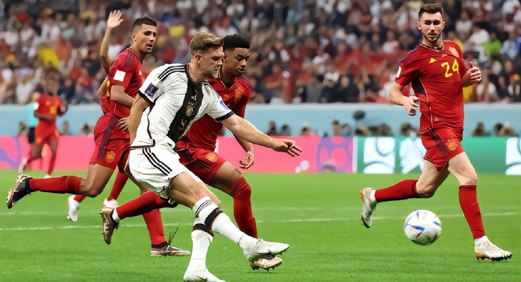 波兰队鏖战英格兰队，波尔扛起全队