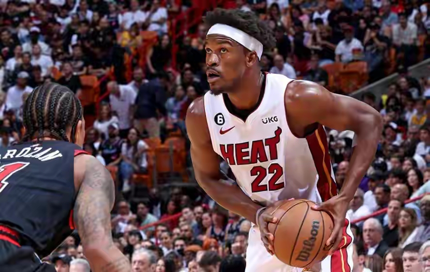 关于印度队力克中国队，黄鸭组合点燃赛场的信息