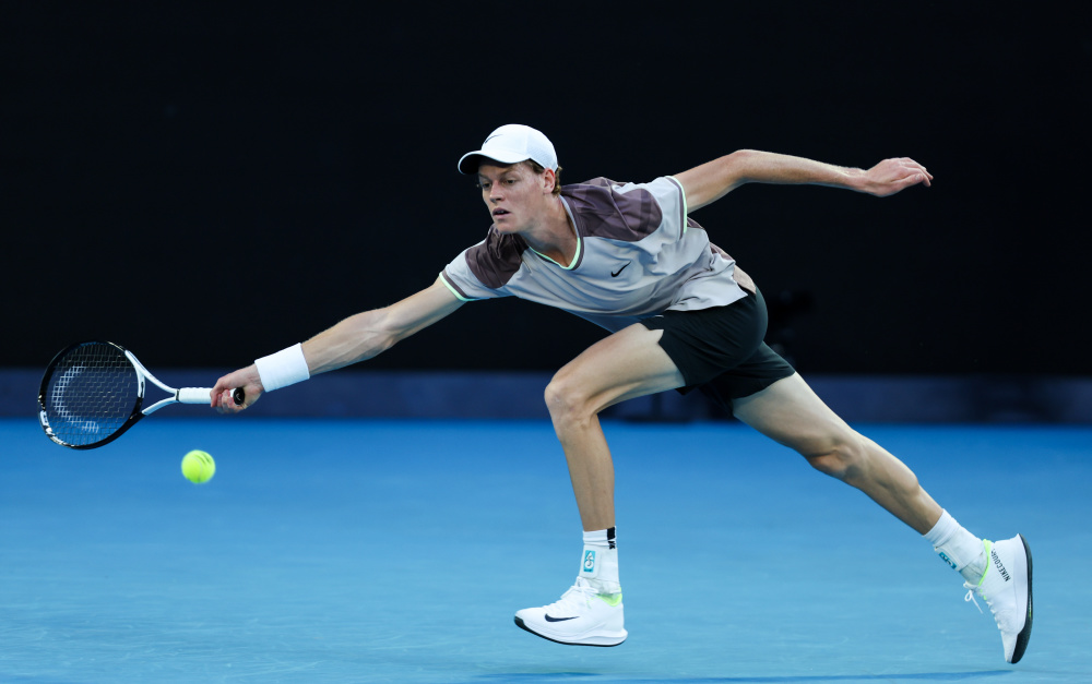 澳网鏖战年终总决赛,辛纳统治全场 澳网鏖战年终总决赛,辛纳统治全场